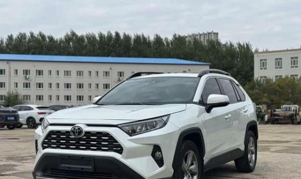 亿融策略 丰田这次真“一降到底”！下探到12.48万，一个月就卖出19712台