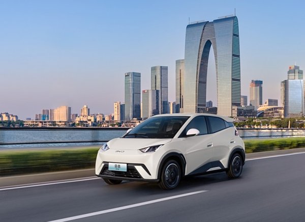 诚金资产 比亚迪10月销量44.17万辆，创年内新高